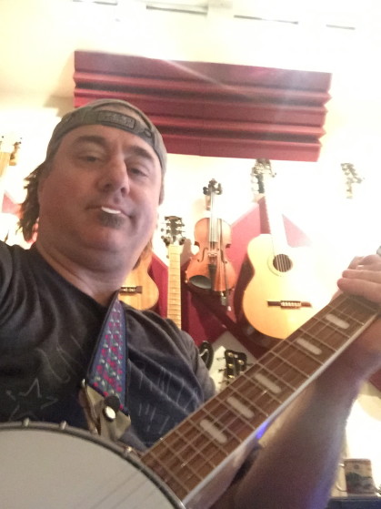 George and his banjo!